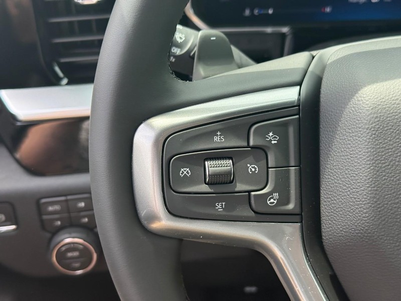 Chevrolet Silverado 1500 Vehicle Full-screen Gallery Image 14