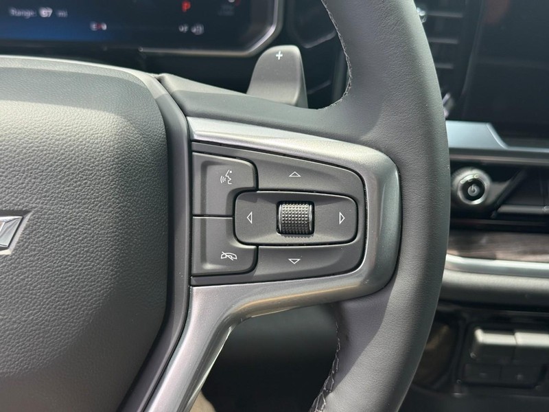 Chevrolet Silverado 1500 Vehicle Full-screen Gallery Image 15