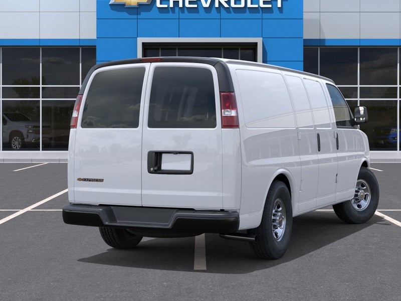 Chevrolet Express Cargo Van Vehicle Full-screen Gallery Image 4