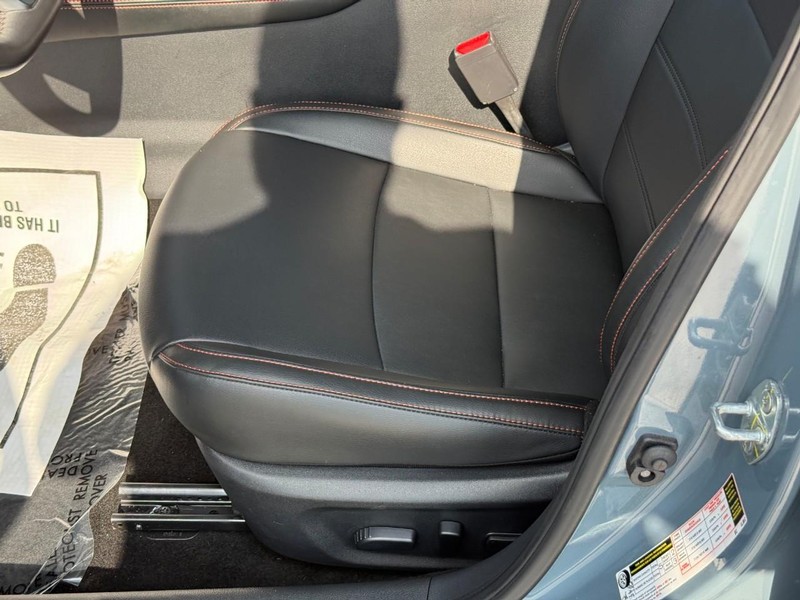 Nissan Sentra Vehicle Full-screen Gallery Image 18