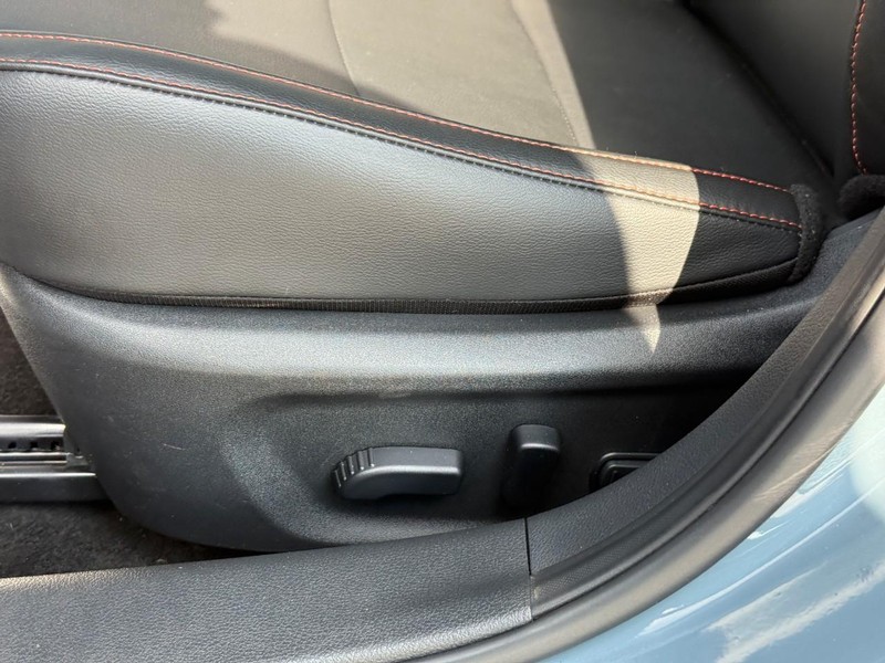 Nissan Sentra Vehicle Full-screen Gallery Image 19