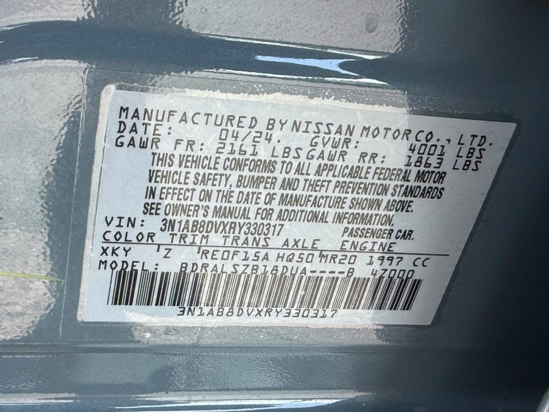 Nissan Sentra Vehicle Full-screen Gallery Image 26