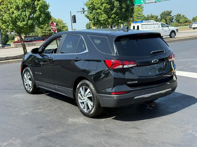Chevrolet Equinox Vehicle Full-screen Gallery Image 3