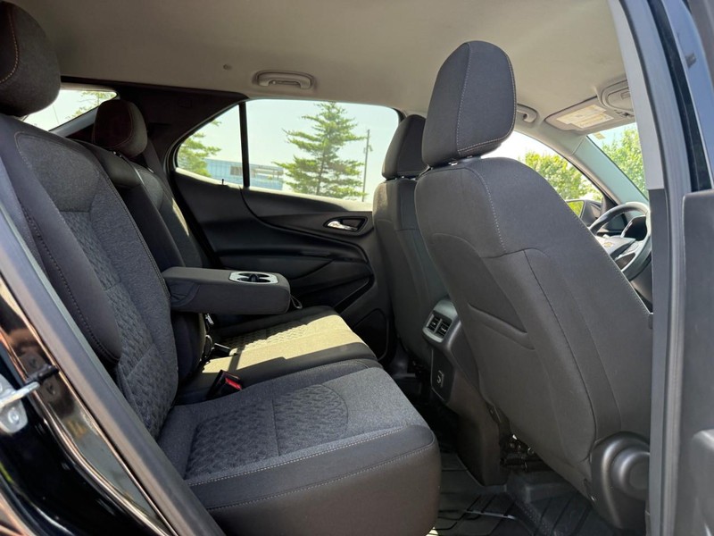 Chevrolet Equinox Vehicle Full-screen Gallery Image 10