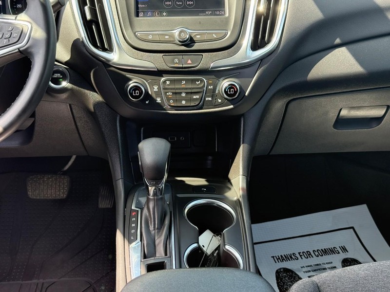 Chevrolet Equinox Vehicle Full-screen Gallery Image 14