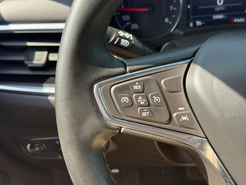 Chevrolet Equinox Vehicle Full-screen Gallery Image 18