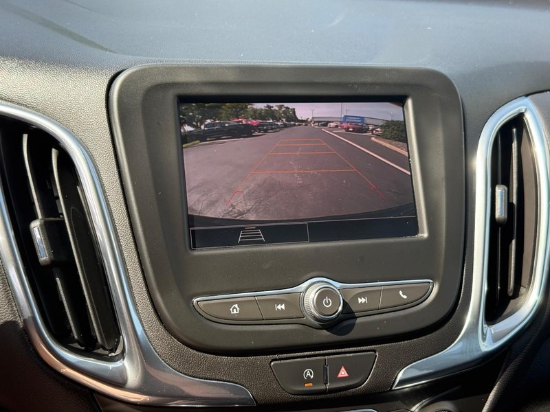Chevrolet Equinox Vehicle Full-screen Gallery Image 22
