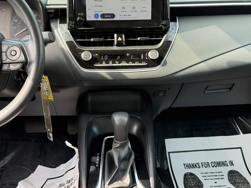 Toyota Corolla Vehicle Full-screen Gallery Image 14