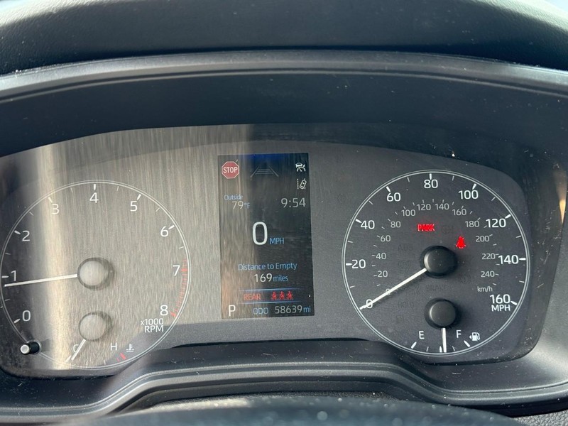 Toyota Corolla Vehicle Full-screen Gallery Image 20