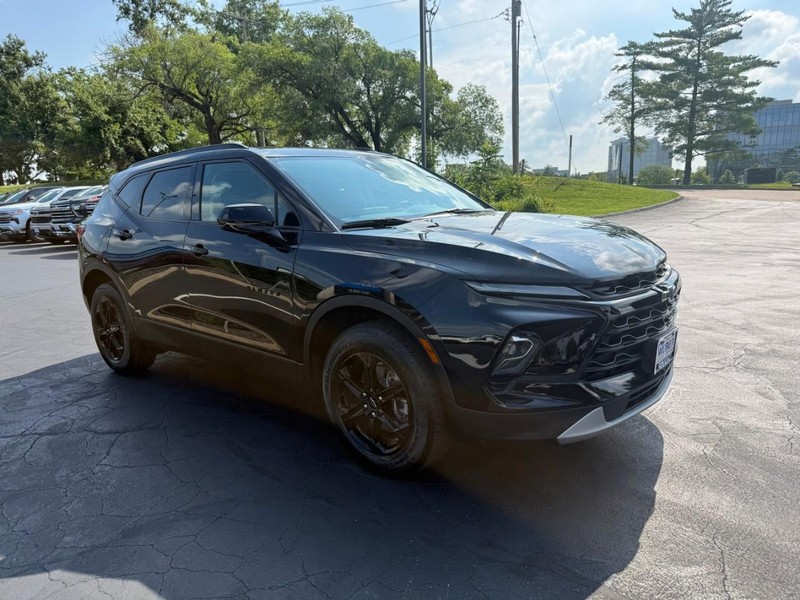 Chevrolet Blazer Vehicle Full-screen Gallery Image 9