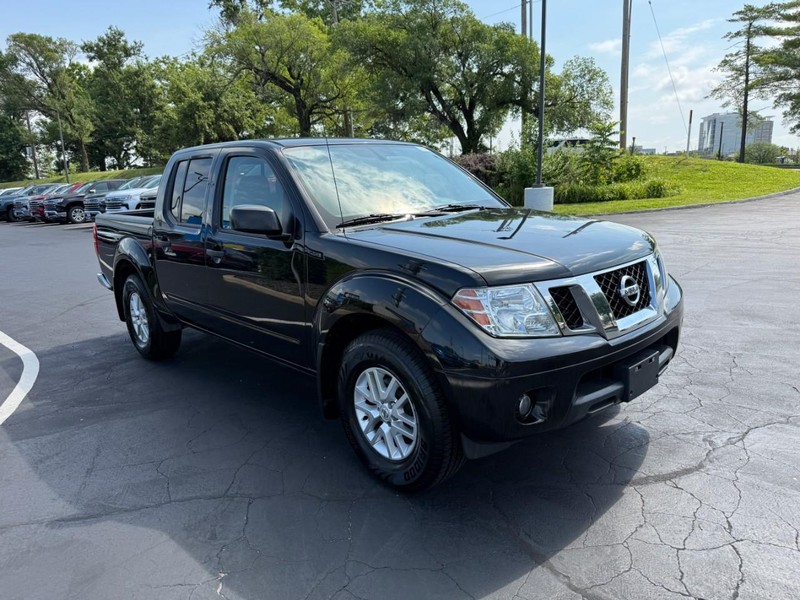 Nissan Frontier Vehicle Full-screen Gallery Image 8