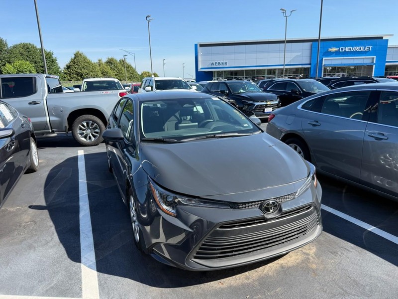 Toyota Corolla Vehicle Full-screen Gallery Image 2