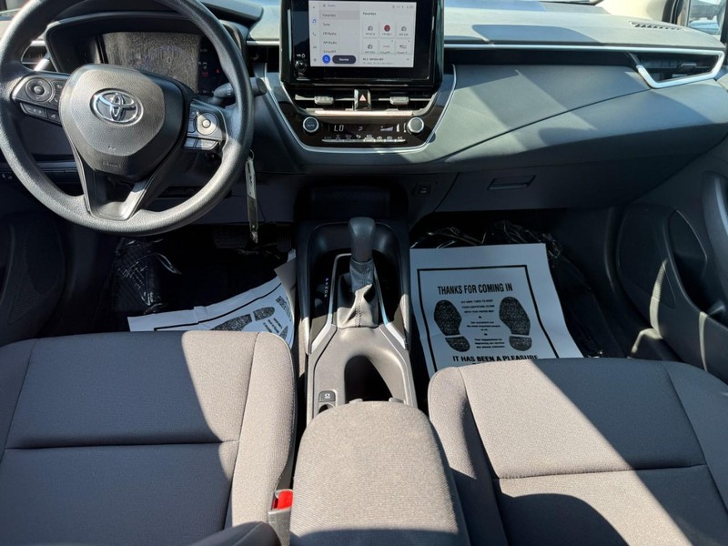 Toyota Corolla Vehicle Full-screen Gallery Image 11
