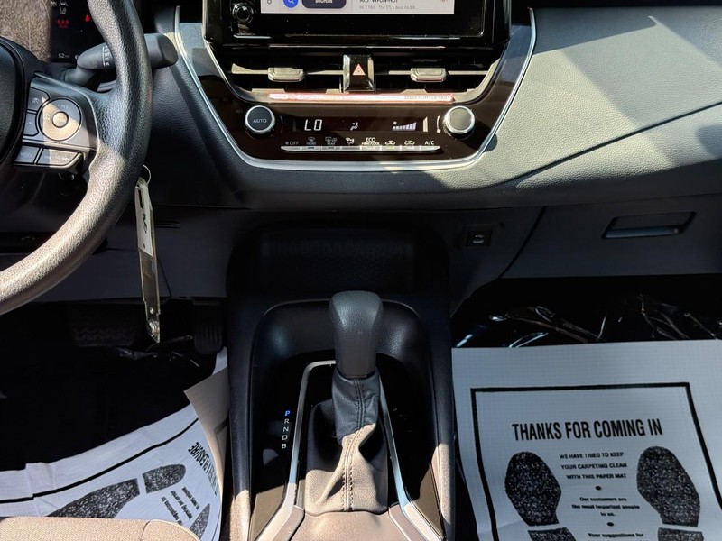Toyota Corolla Vehicle Full-screen Gallery Image 14