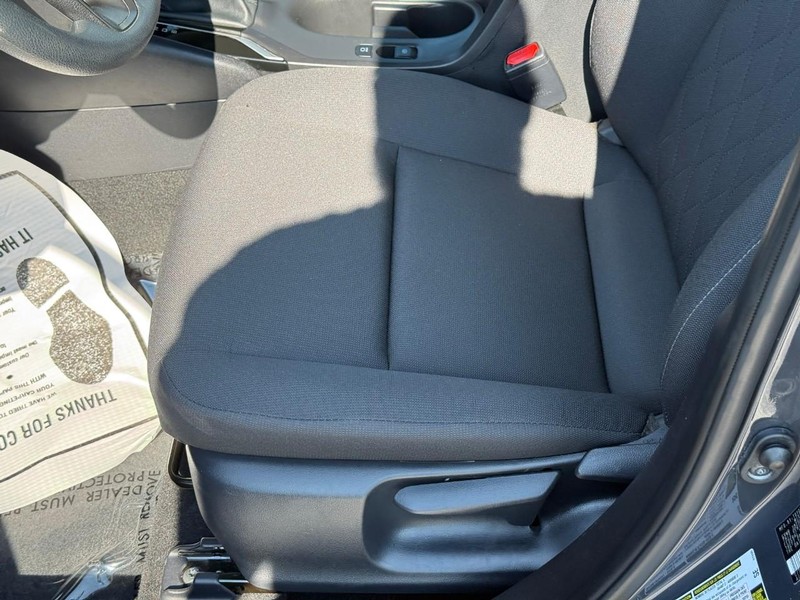 Toyota Corolla Vehicle Full-screen Gallery Image 16