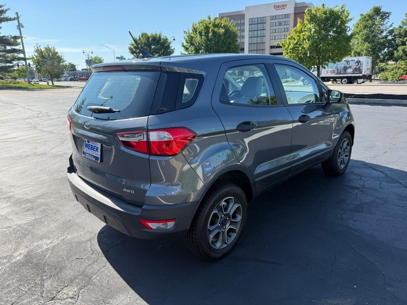 Ford EcoSport Vehicle Full-screen Gallery Image 7