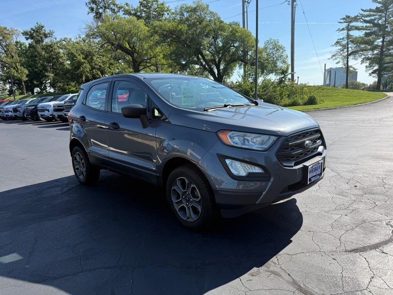 Ford EcoSport Vehicle Full-screen Gallery Image 8