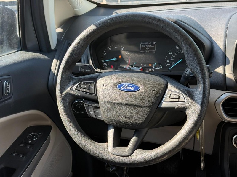Ford EcoSport Vehicle Full-screen Gallery Image 12