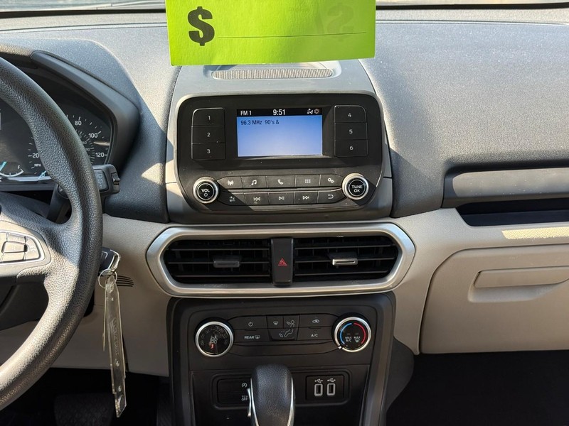 Ford EcoSport Vehicle Full-screen Gallery Image 13