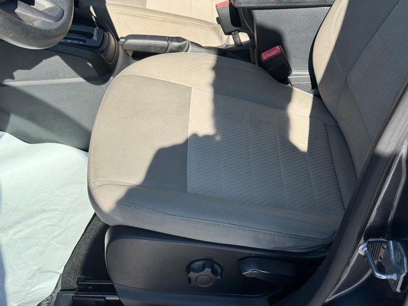 Ford EcoSport Vehicle Full-screen Gallery Image 18
