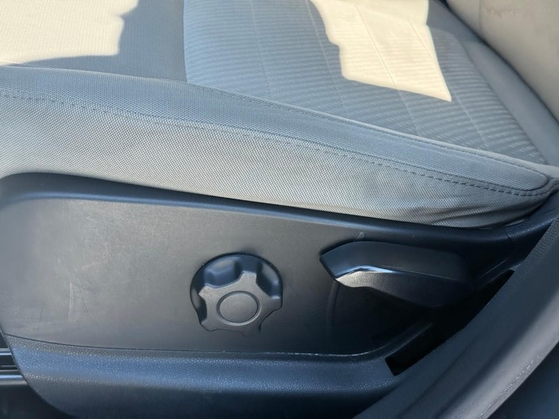 Ford EcoSport Vehicle Full-screen Gallery Image 19