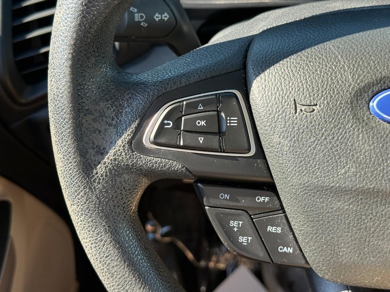 Ford EcoSport Vehicle Full-screen Gallery Image 20