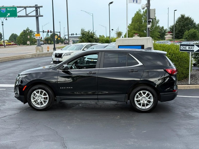 Chevrolet Equinox Vehicle Full-screen Gallery Image 2
