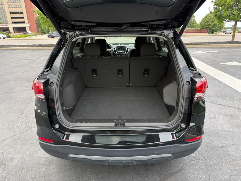 Chevrolet Equinox Vehicle Full-screen Gallery Image 6