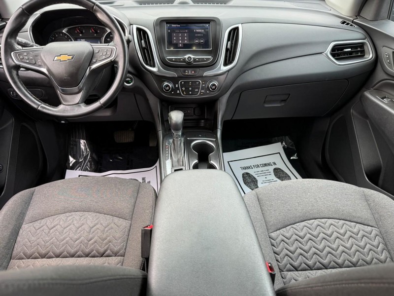 Chevrolet Equinox Vehicle Full-screen Gallery Image 12