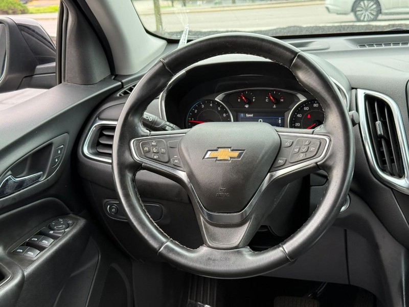 Chevrolet Equinox Vehicle Full-screen Gallery Image 13