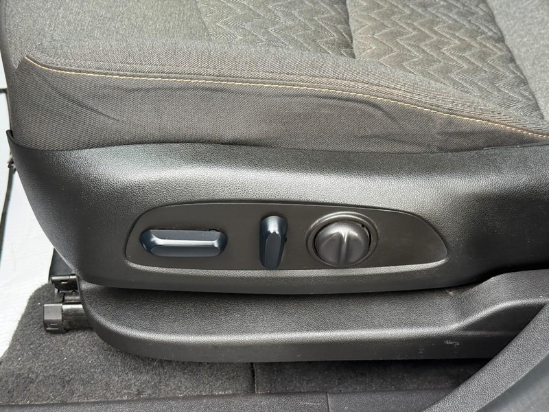 Chevrolet Equinox Vehicle Full-screen Gallery Image 18