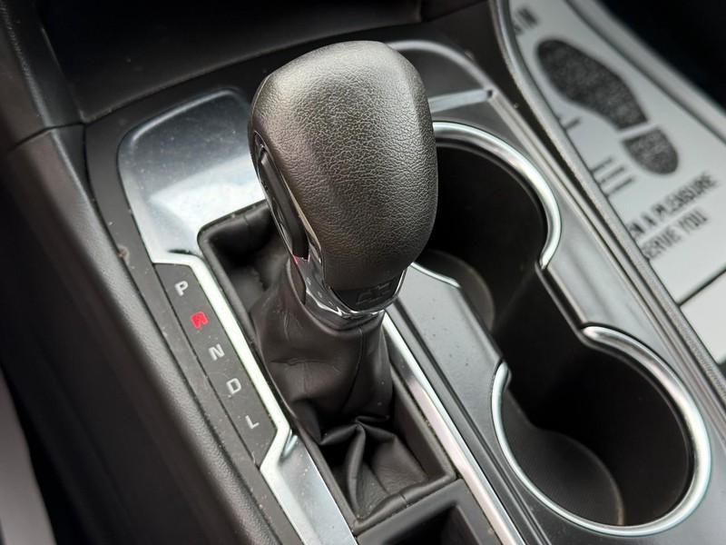 Chevrolet Equinox Vehicle Full-screen Gallery Image 23