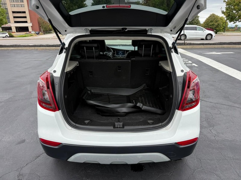 Buick Encore Vehicle Full-screen Gallery Image 5
