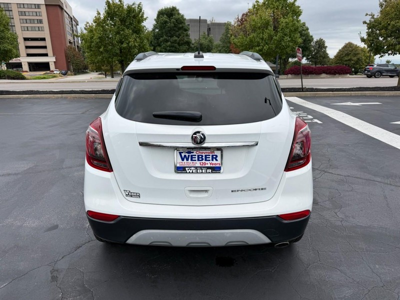 Buick Encore Vehicle Full-screen Gallery Image 6