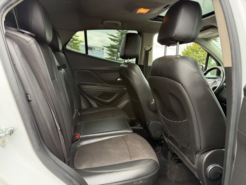 Buick Encore Vehicle Full-screen Gallery Image 10