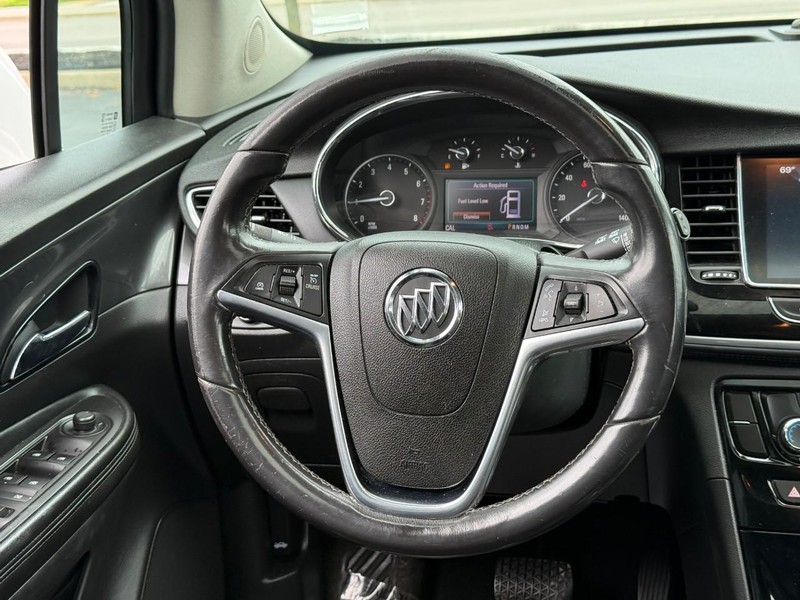 Buick Encore Vehicle Full-screen Gallery Image 12