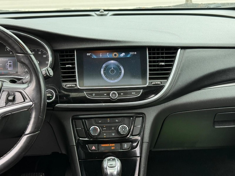 Buick Encore Vehicle Full-screen Gallery Image 13