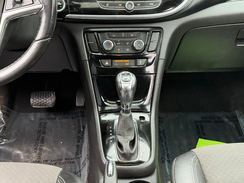 Buick Encore Vehicle Full-screen Gallery Image 14