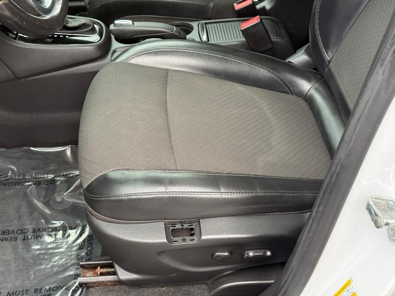 Buick Encore Vehicle Full-screen Gallery Image 16