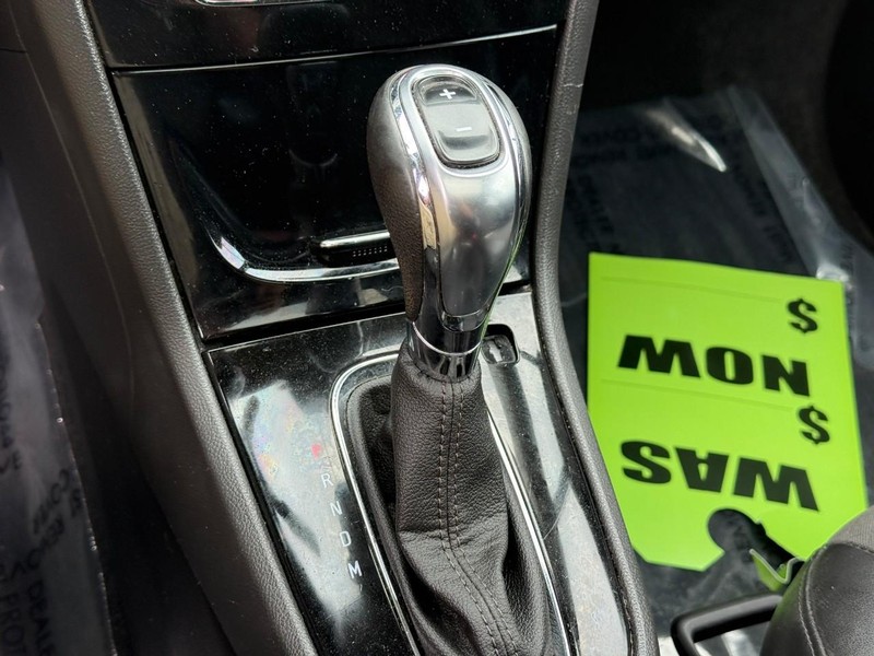Buick Encore Vehicle Full-screen Gallery Image 19
