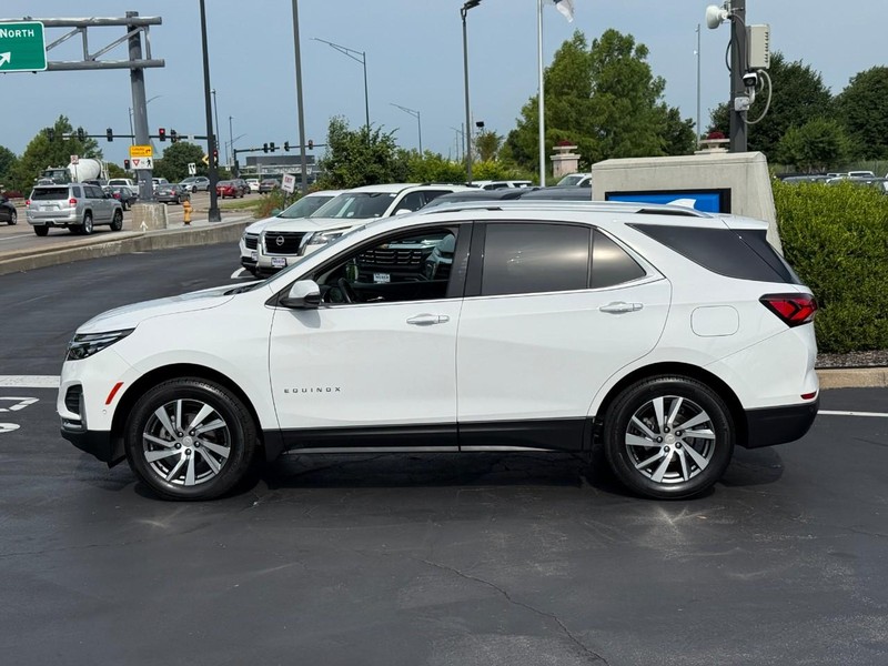 Chevrolet Equinox Vehicle Full-screen Gallery Image 2