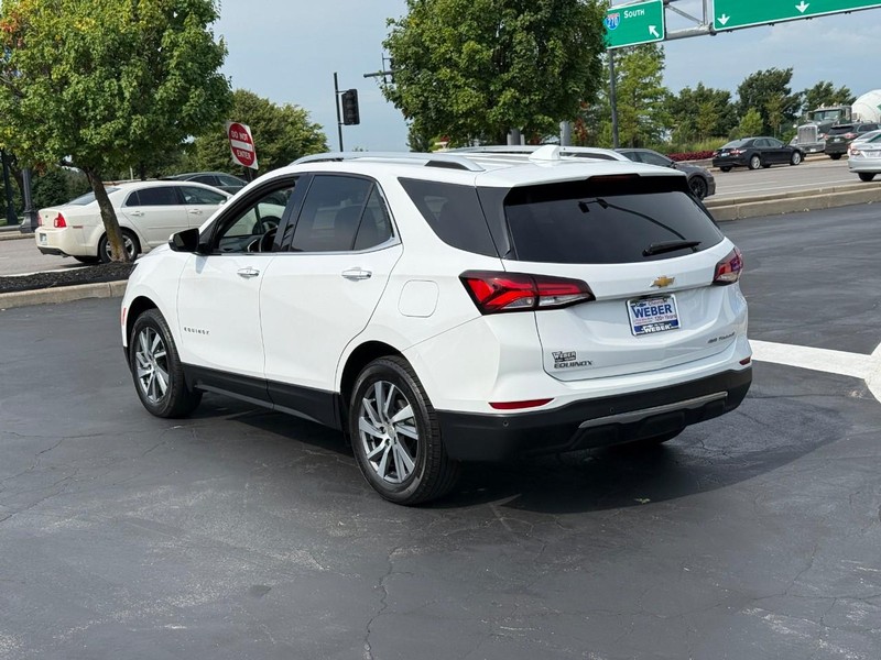 Chevrolet Equinox Vehicle Full-screen Gallery Image 3