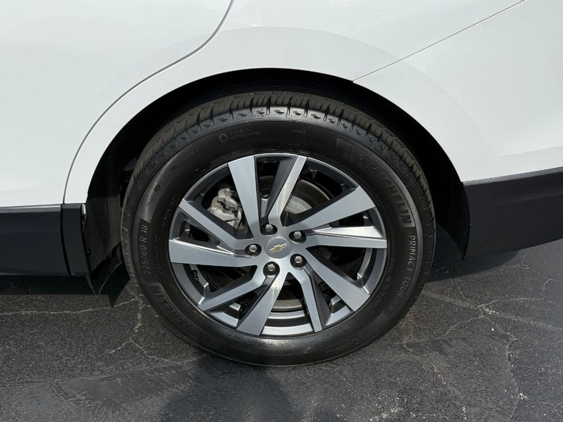 Chevrolet Equinox Vehicle Full-screen Gallery Image 4