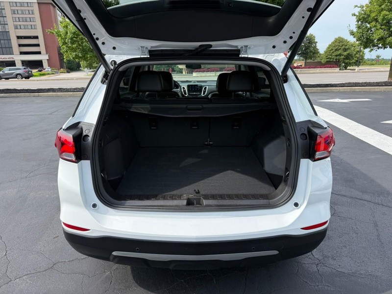 Chevrolet Equinox Vehicle Full-screen Gallery Image 5