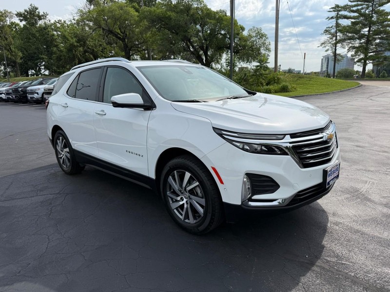 Chevrolet Equinox Vehicle Full-screen Gallery Image 8