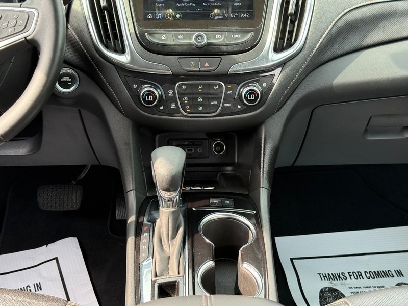 Chevrolet Equinox Vehicle Full-screen Gallery Image 14