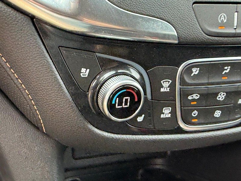 Chevrolet Equinox Vehicle Full-screen Gallery Image 22