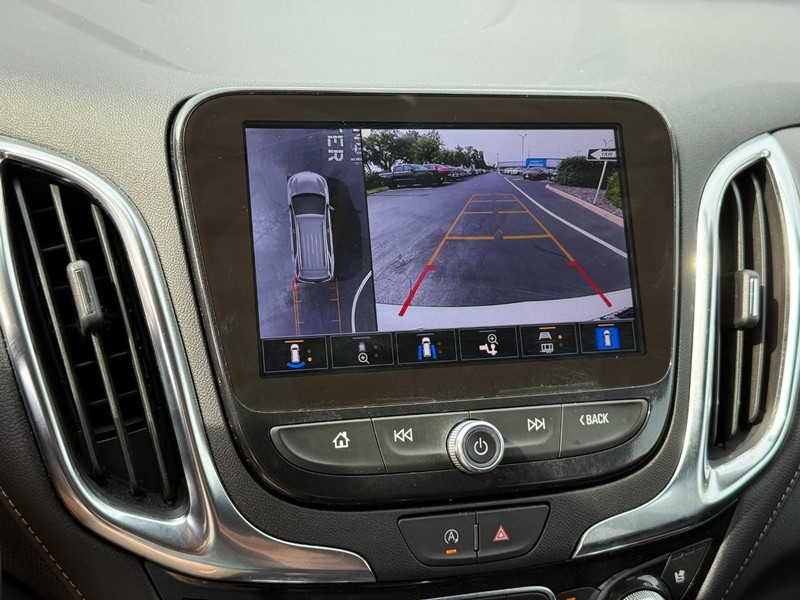 Chevrolet Equinox Vehicle Full-screen Gallery Image 23