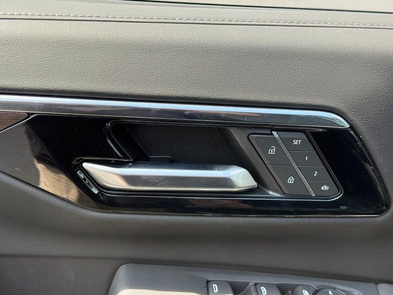 Chevrolet Tahoe Vehicle Full-screen Gallery Image 14