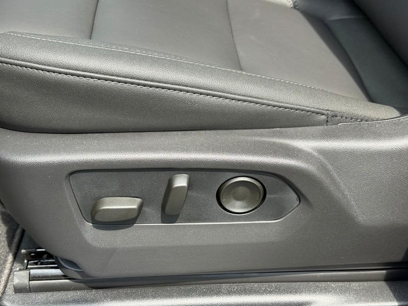 Chevrolet Tahoe Vehicle Full-screen Gallery Image 16